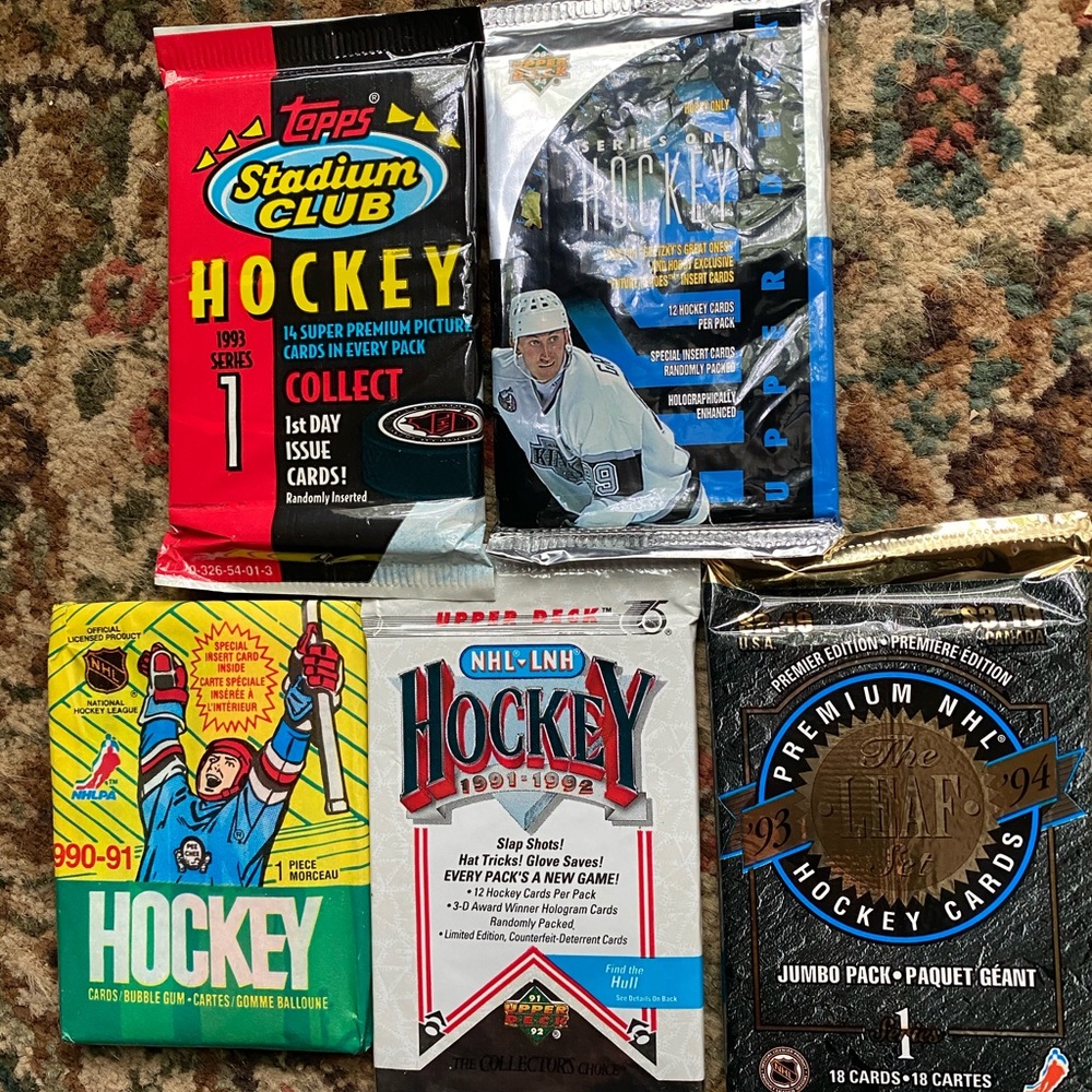 5 Vintage Sealed Unopened Packs of Hockey Cards